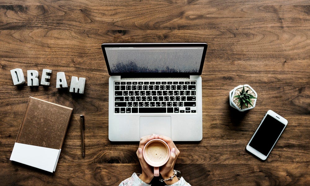 From Side Hustle to Main Income: Transitioning to Full-Time Freelancing